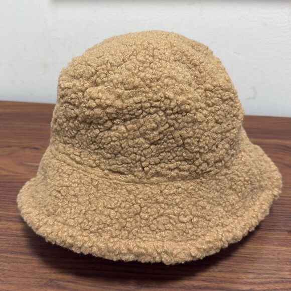 Virginia Wolf Reversible Sherpa & Faux Suede Tan Bucket Hat. New in Package. - Picture 5 of 5